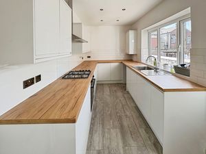 Kitchen- click for photo gallery